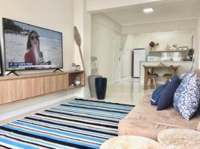Pé na areia. Recém reformado. No melhor pedaço de Balneário.